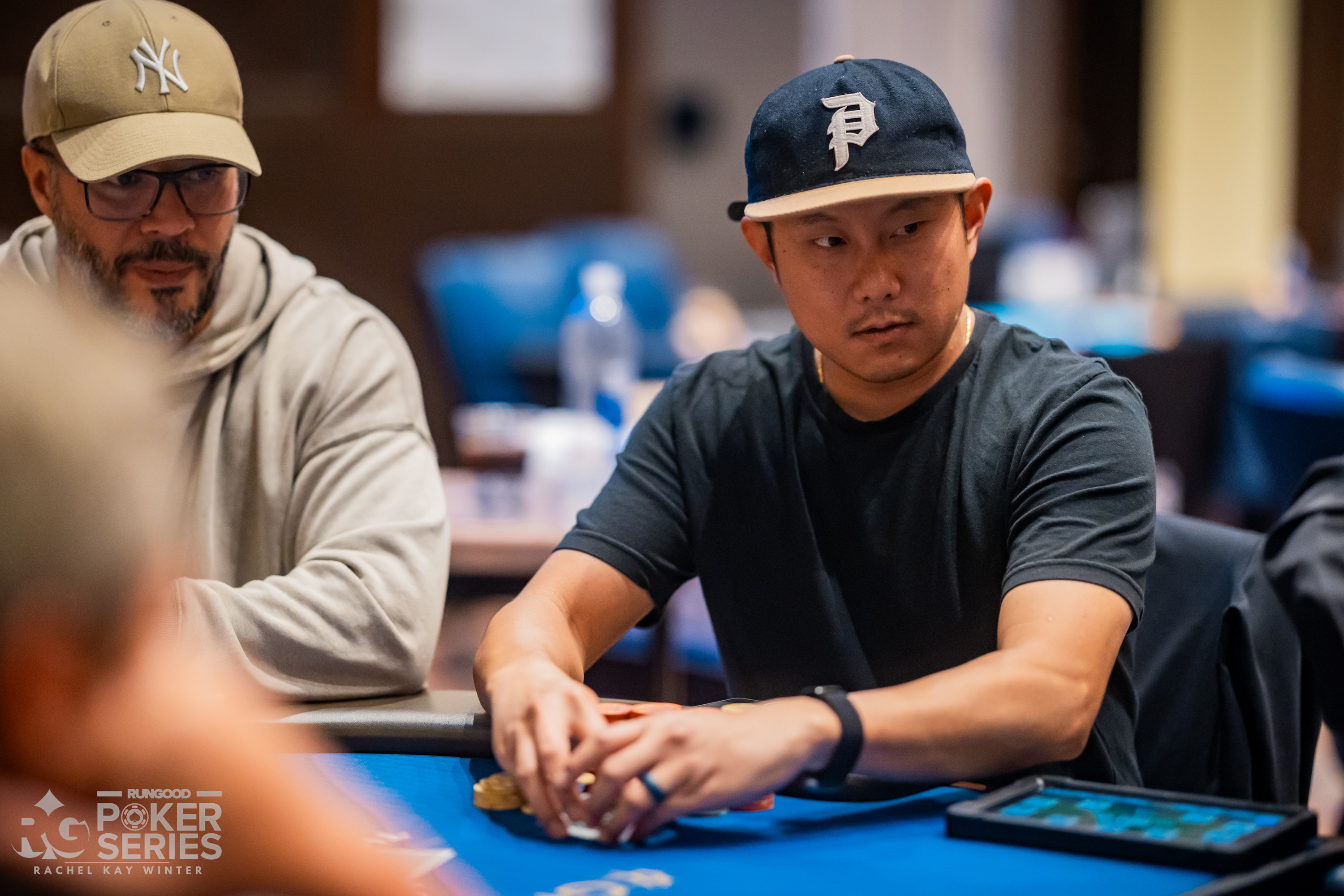 Xiong Thao 在 $400 PokerNews Cup 首日强势领跑，单日筹码占比近三成 - 星际娱乐