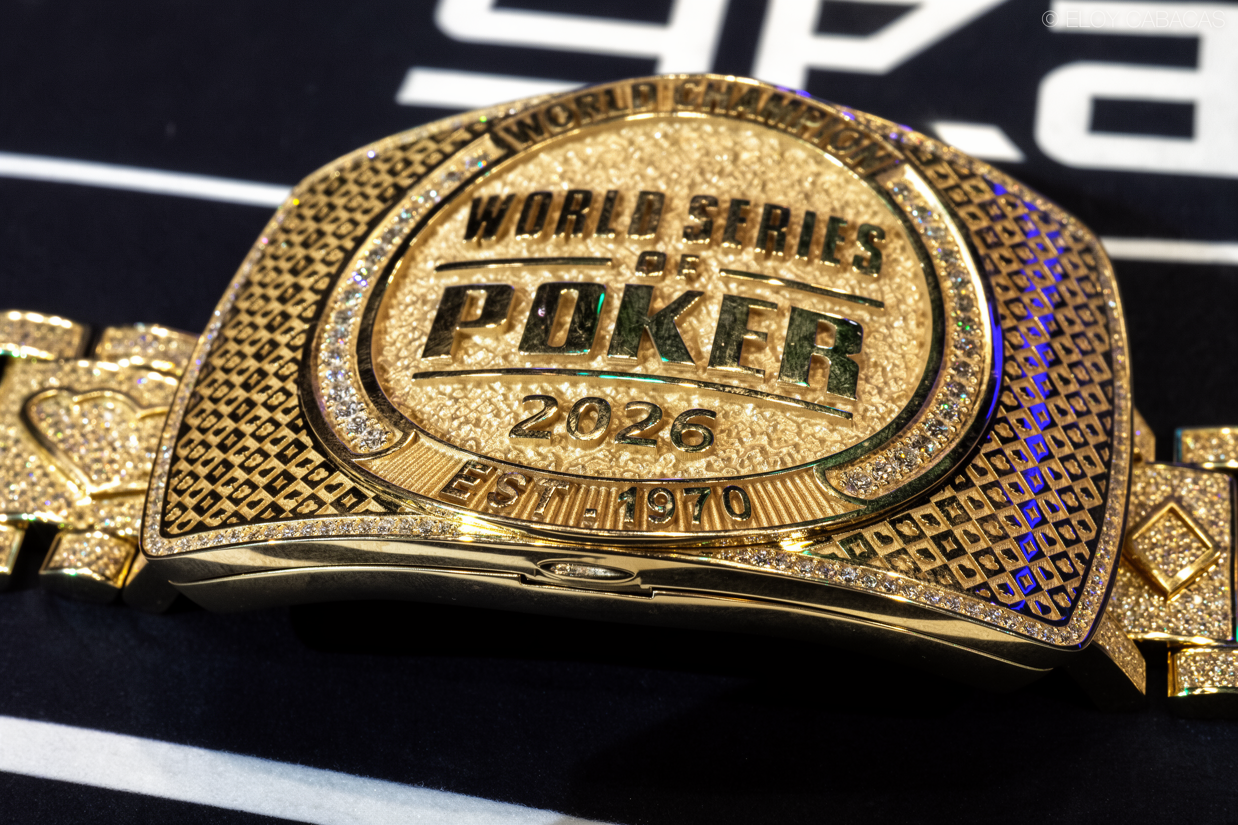 WSOP 主赛事首日淘汰战：六高底牌玩家豪赌全军覆没的心理博弈解析 - 星际娱乐app